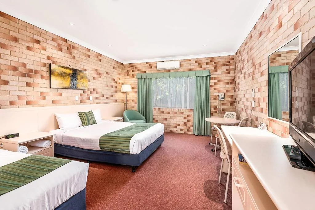 Comfort Inn Glenfield — 2