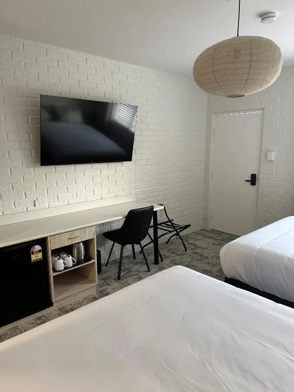 The Shamrock Hotel — 4
