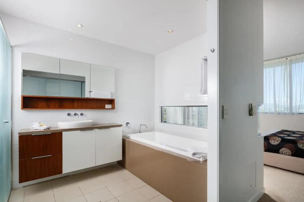 Central Islington Apartments — 2
