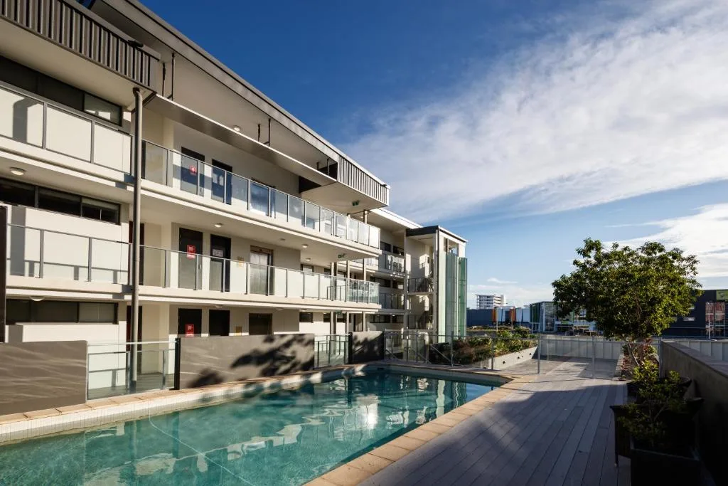 Central Islington Apartments — 3