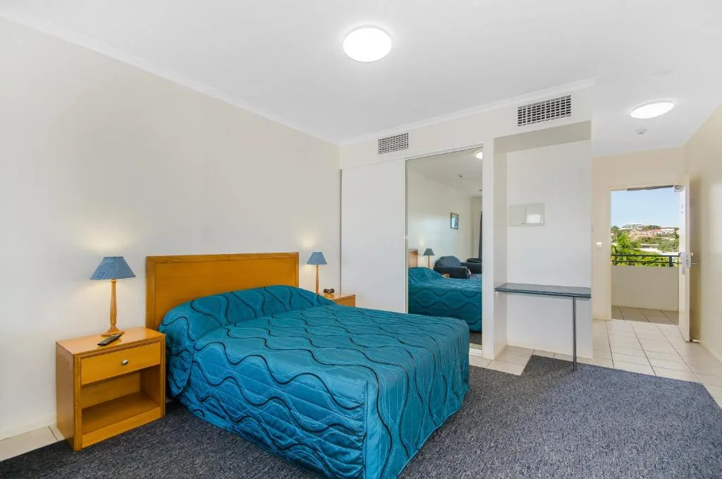 Madison Ocean Breeze Apartments — 2