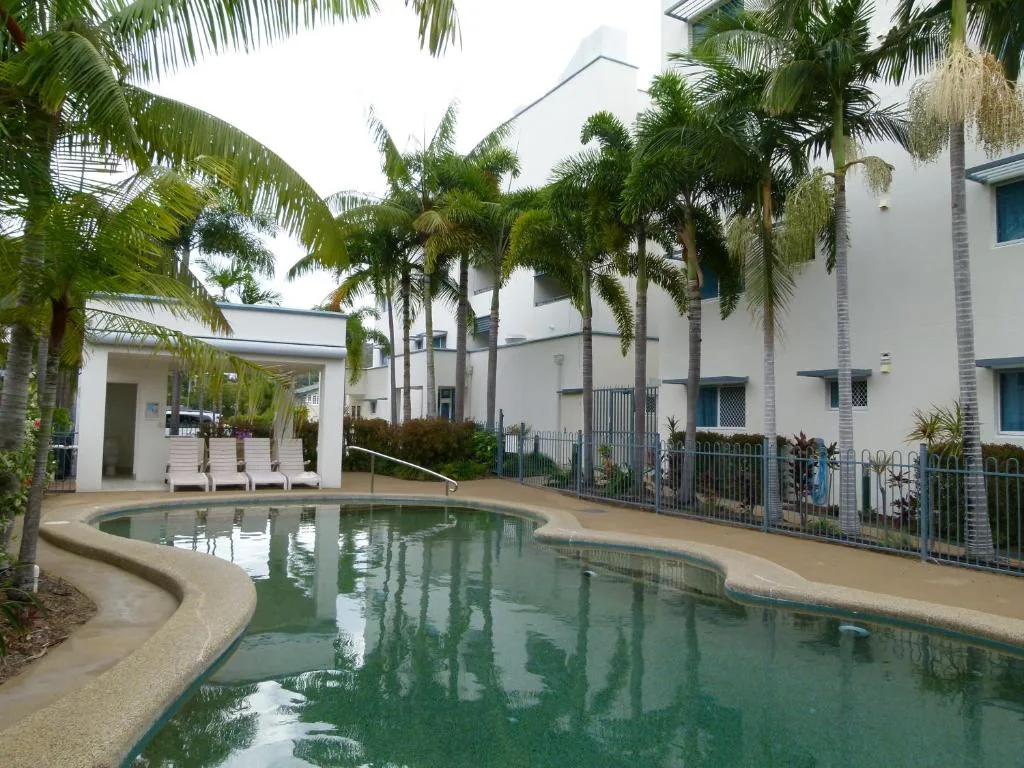Madison Ocean Breeze Apartments — 4