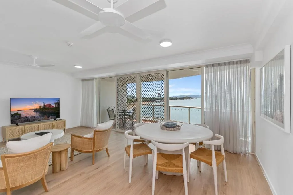 Mariners North Holiday Apartments — 2
