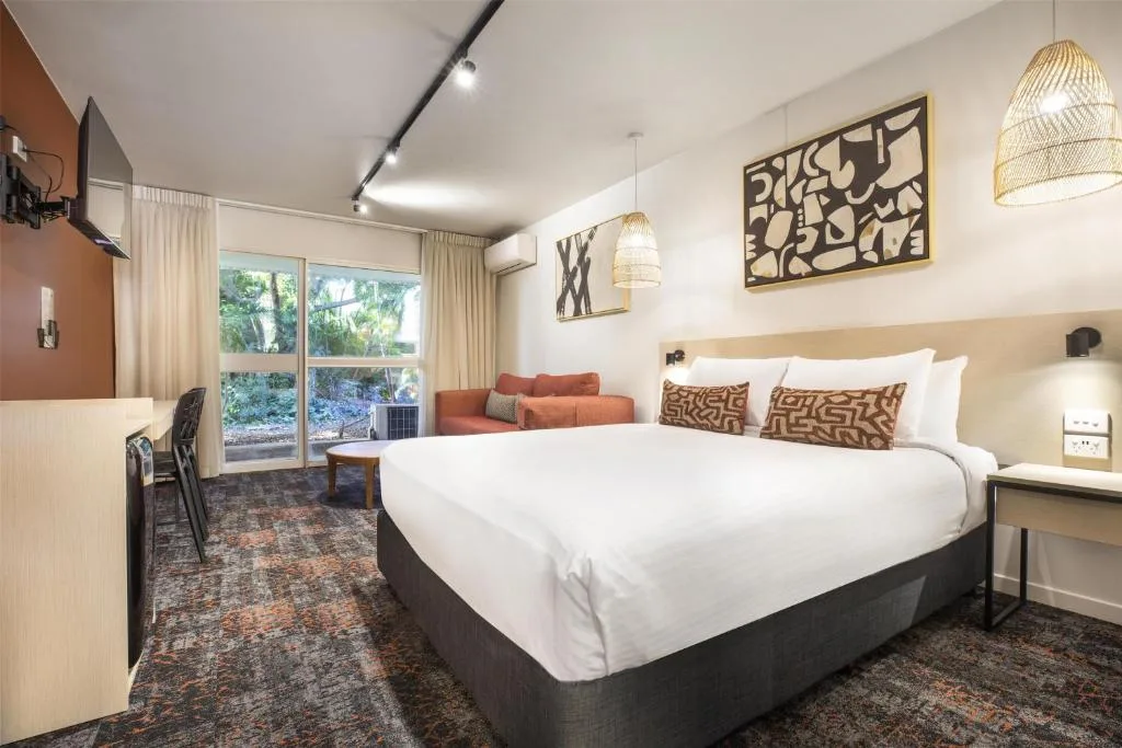 Nightcap at Dalrymple Hotel — 2