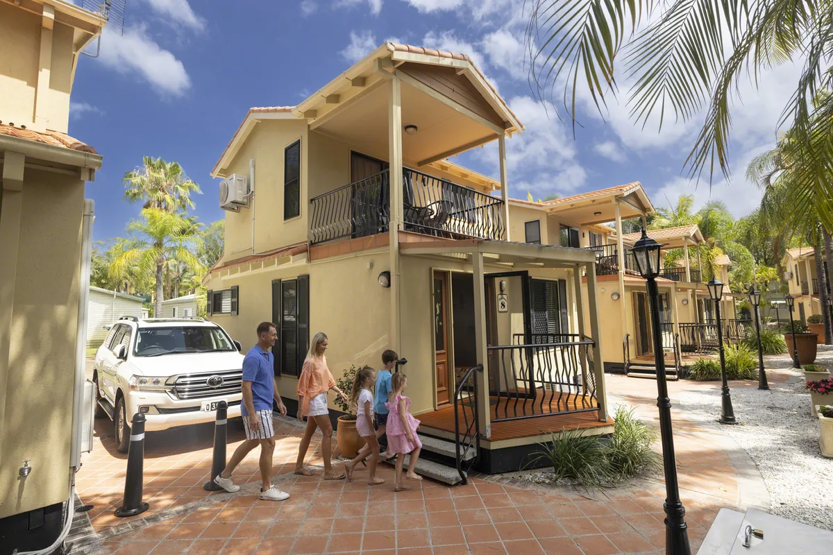Ashmore Palms Holiday Village — 3