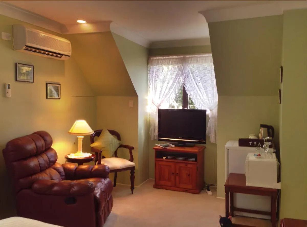 Curtis Cottage — 5