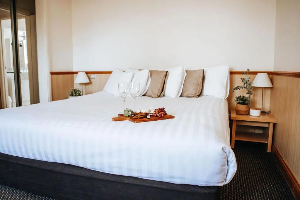 Astor Inn — 2
