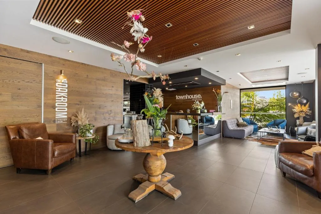 Townhouse Hotel — 2
