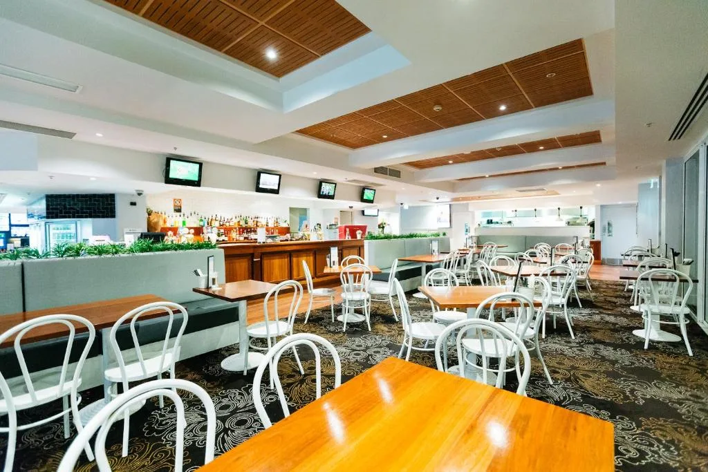 Coniston Hotel Wollongong — 5