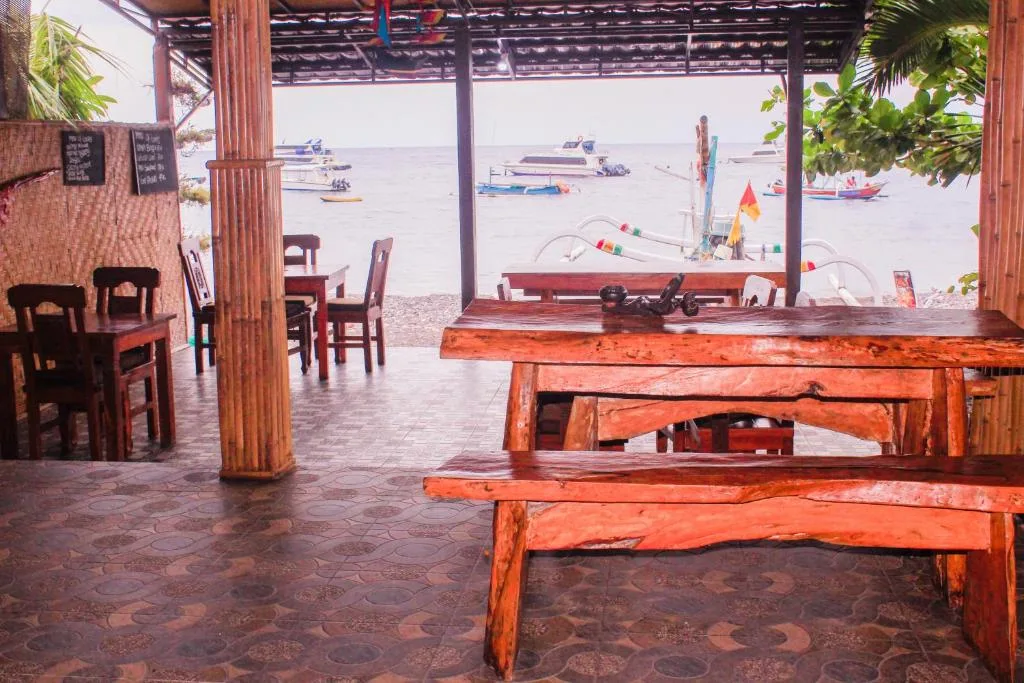COCONUT BEACH BUNGALOWs & WARUNG 2 — 4