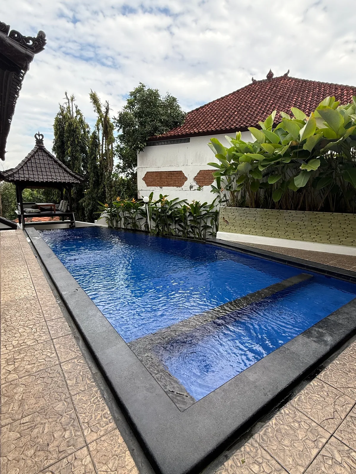 Istana Balian Restaurant & Ocean View Accommodation — 3
