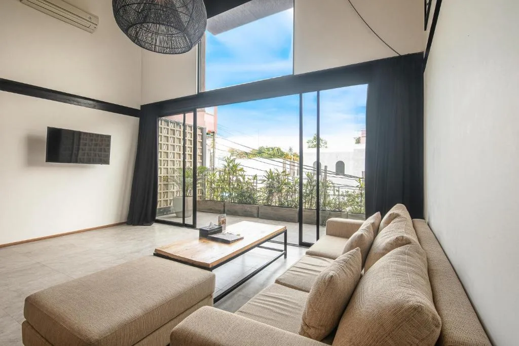 Expansive Loft 200m from Canggu Beach