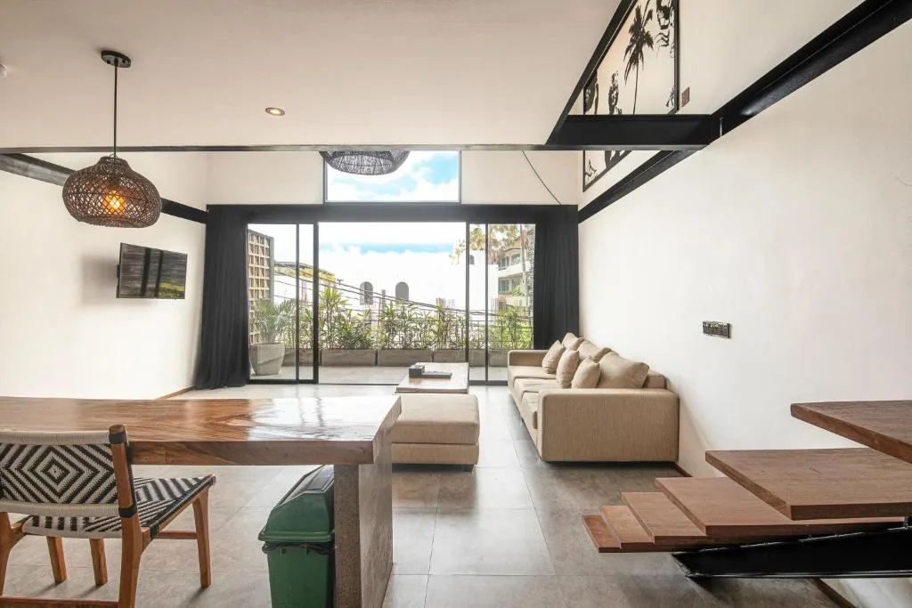 Expansive Loft 200m from Canggu Beach — 5