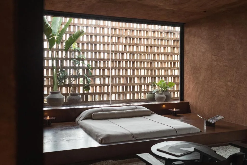 Further Hotel — 2