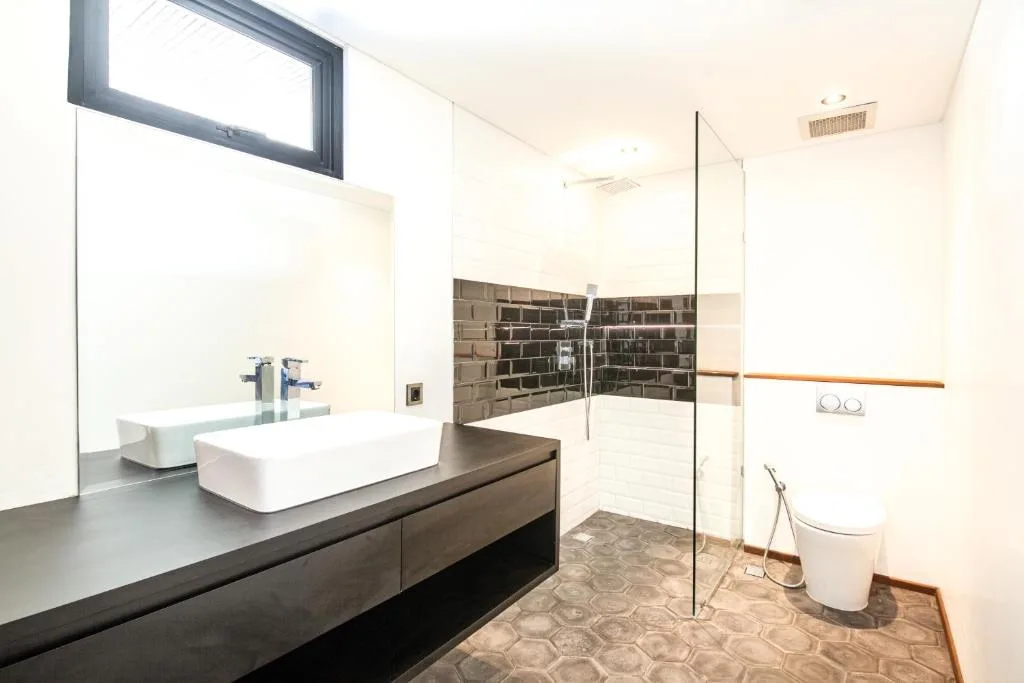Modern Spacious Loft 200m from the beach Canggu — 3