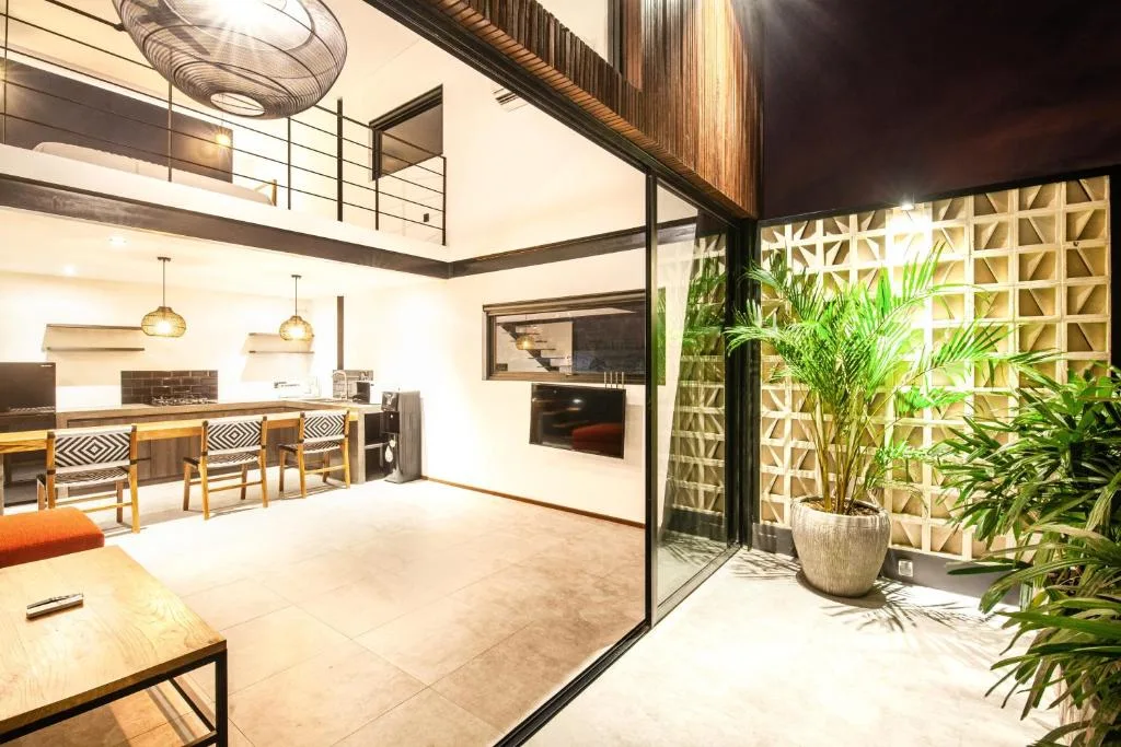 Modern Spacious Loft 200m from the beach Canggu — 4