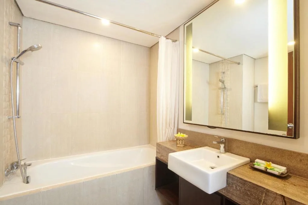 Grand Santhi Hotel — 3
