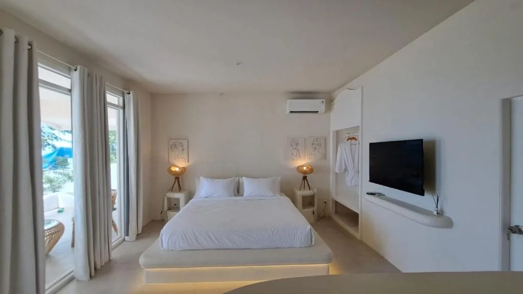 Santorini Gili Air North