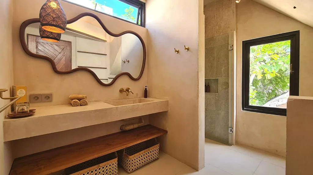 Shore Thing Gili Air Beachfront Apartment — 3
