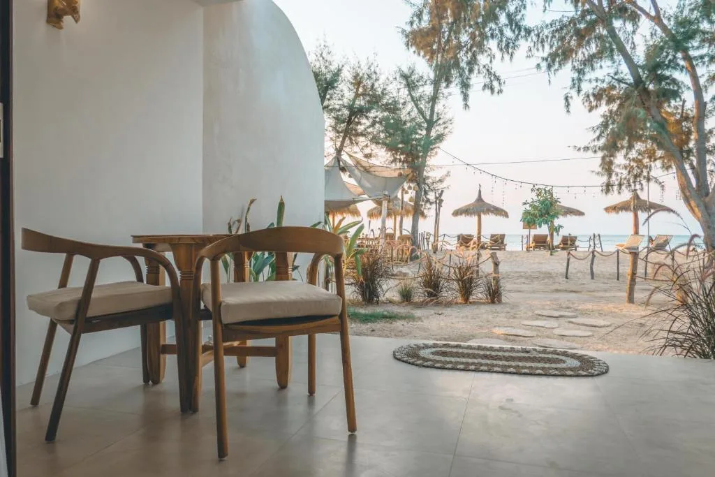 Villa Dot -Beach Front and private pool villa