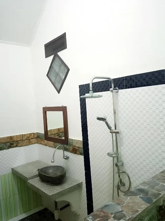 Yayan Bungalow — 3