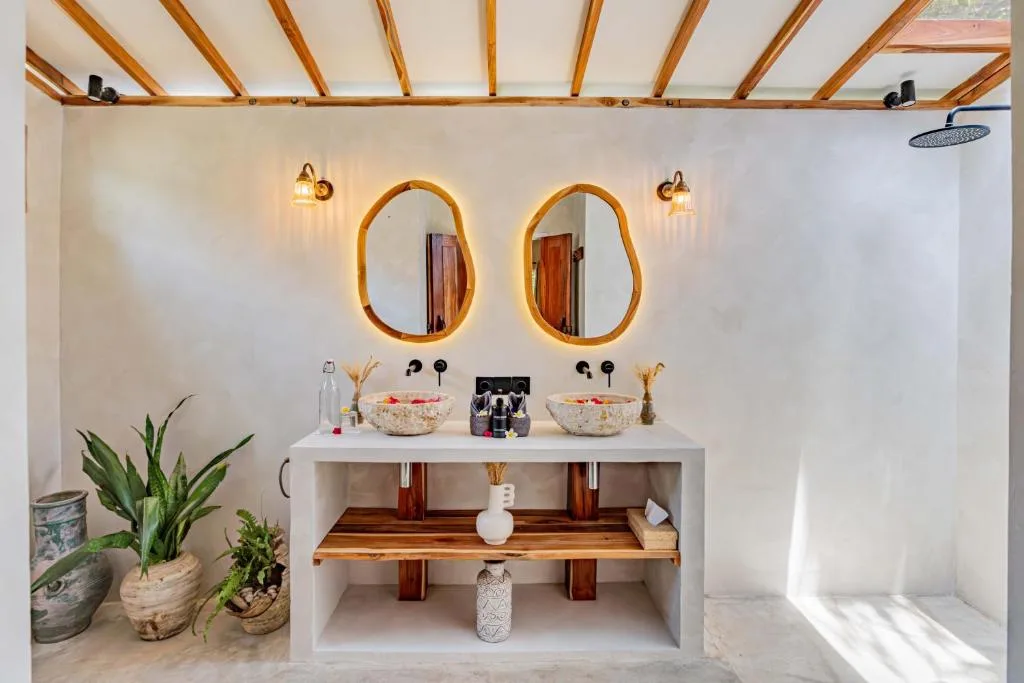 Bale Sampan Boutique Bungalows — 4