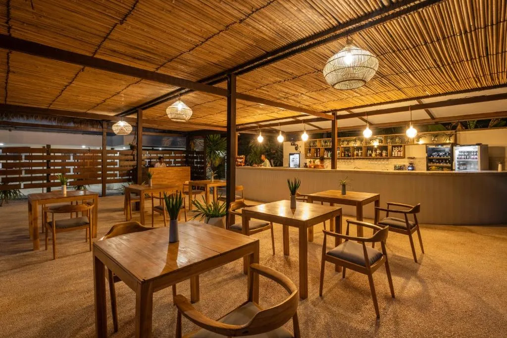 Gili Teak Beach Front Resort — 5