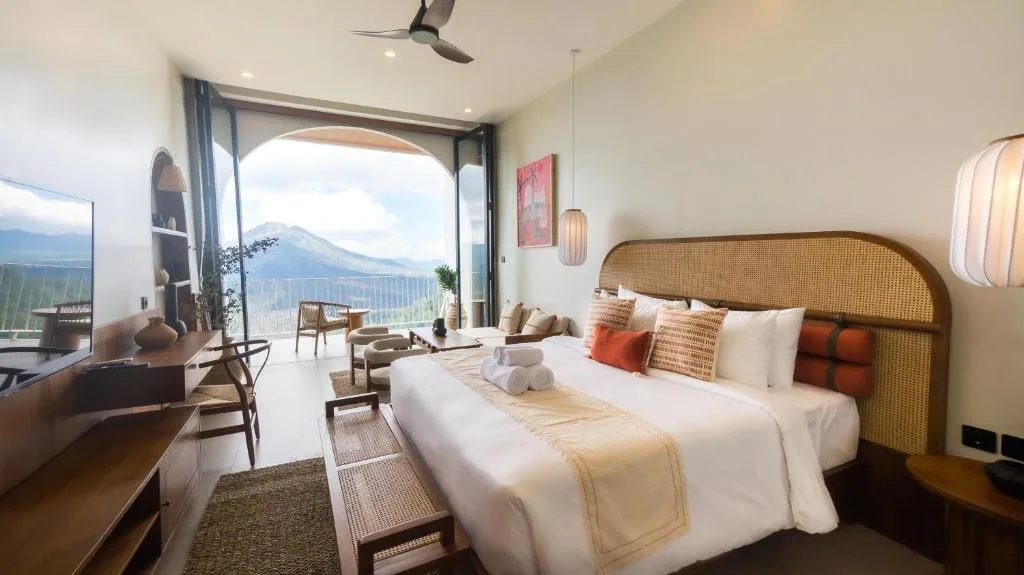 El Lago Hotel
