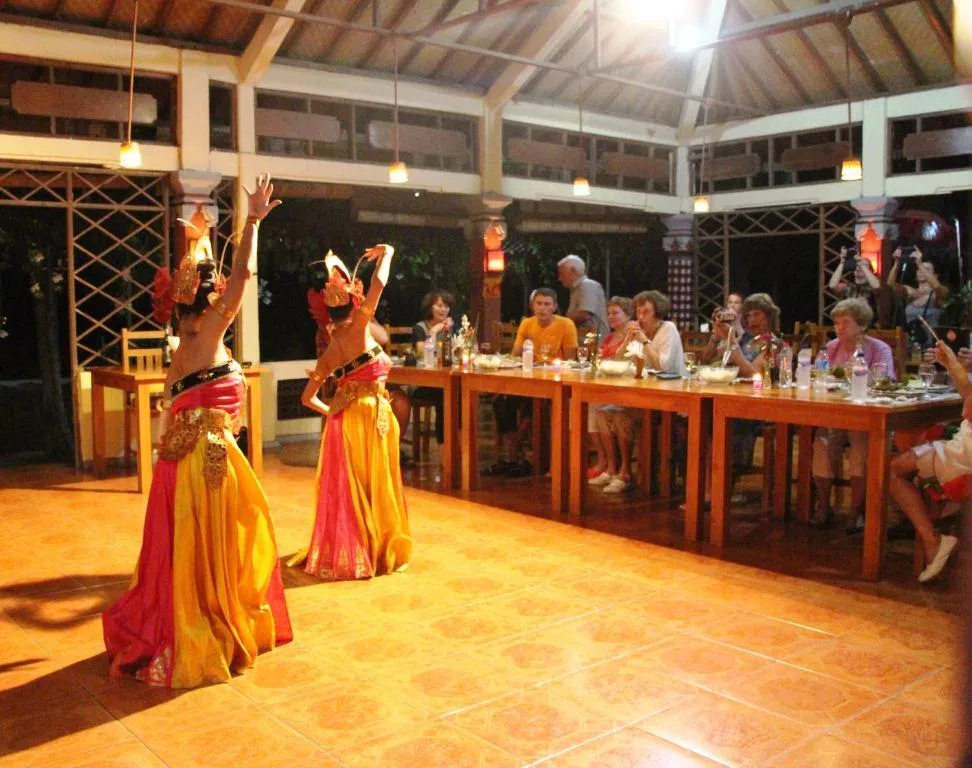 Lovina Beach Hotel — 5