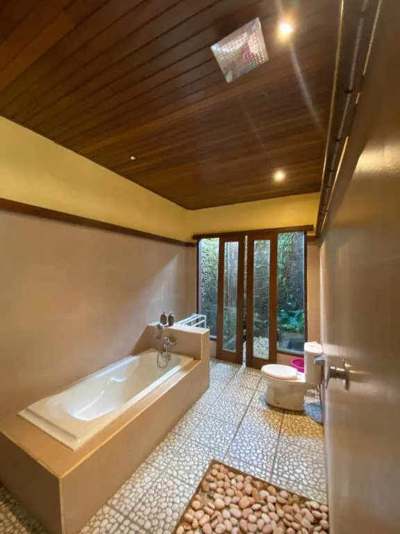 Hening suites Ubud — 3