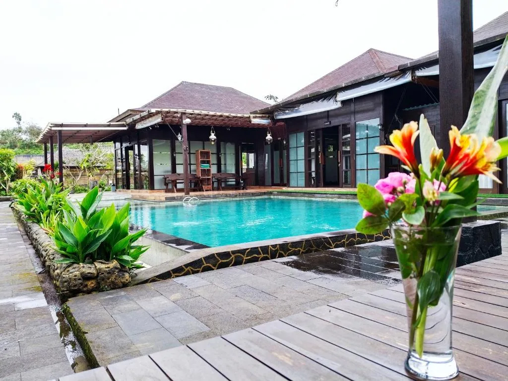 Merlyn Meadows Retreat