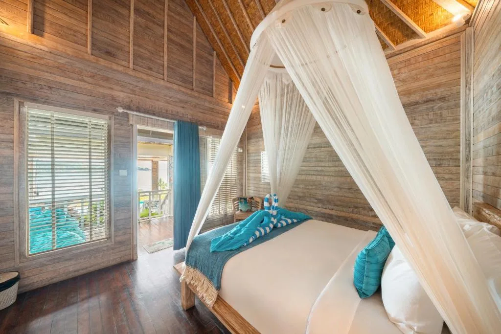 Nusa View - Oceanfront Rentals — 2