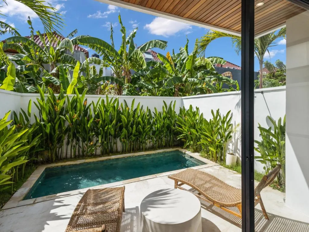 White Residence - Art & Boutique Villas