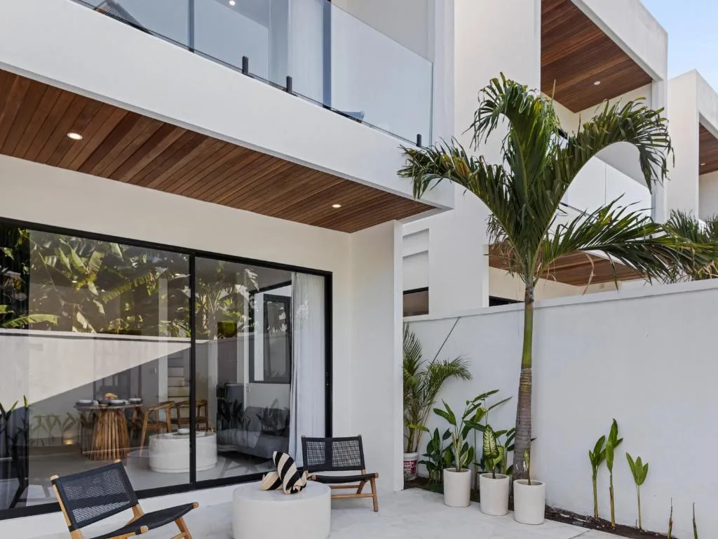 White Residence - Art & Boutique Villas — 4