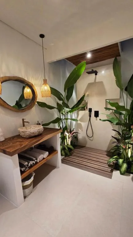 YUGA NYANYI SUITE Boutique Hotel with Pool & Ricefield View — 3