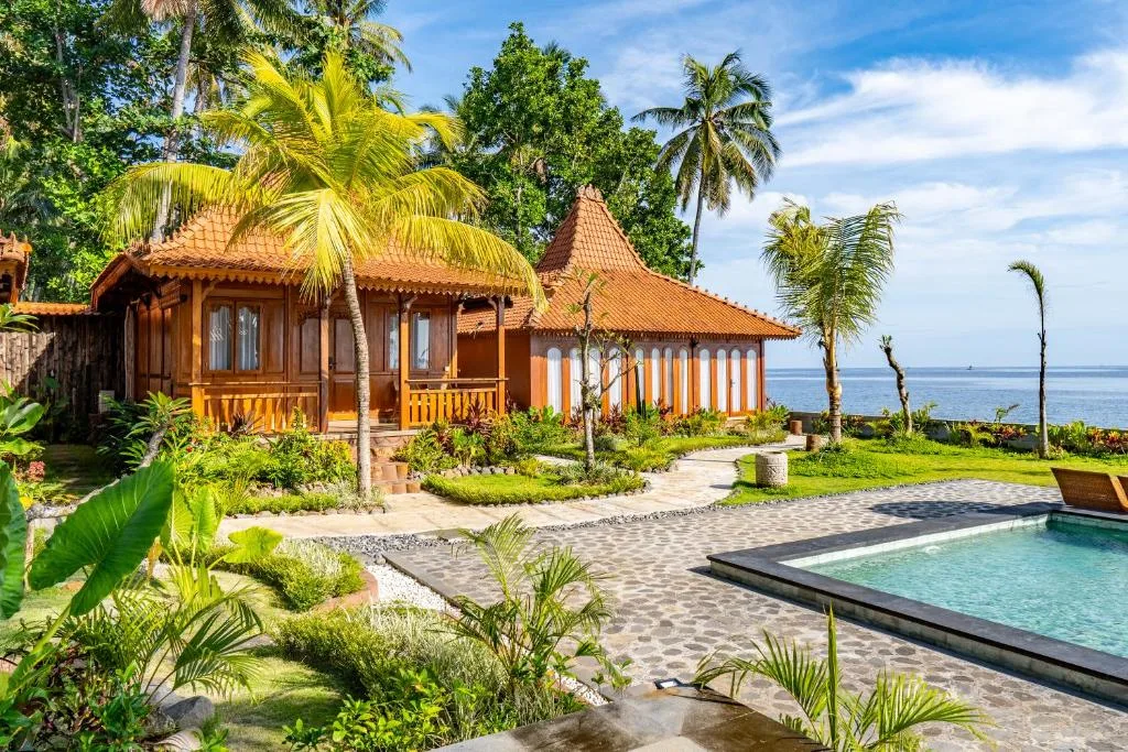 Dani Beach Villa - Beachfront Villas in Tejakula — 3