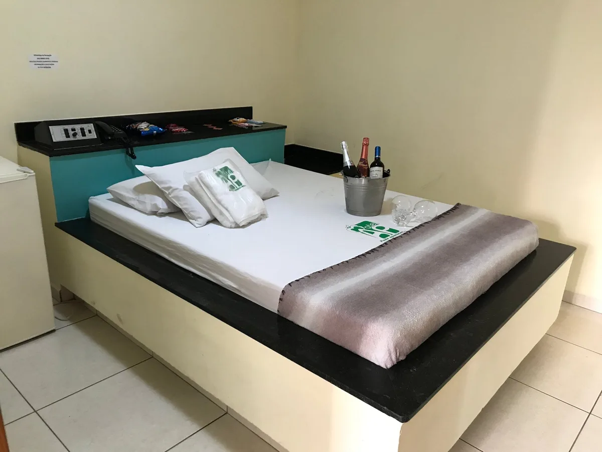 Hotel Apê — 2