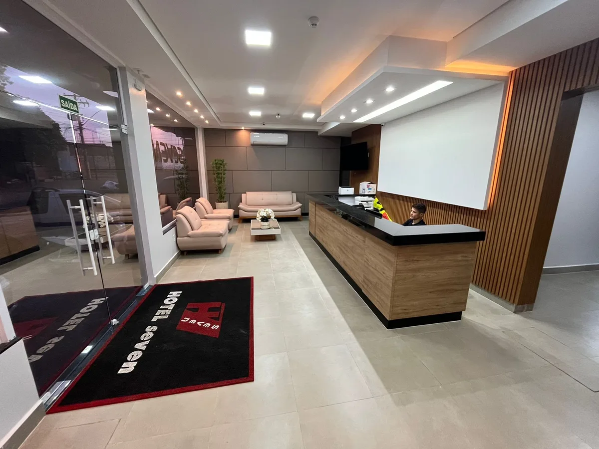Hotel Seven