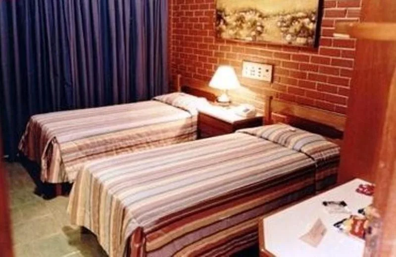 Estancia Park Hotel — 2