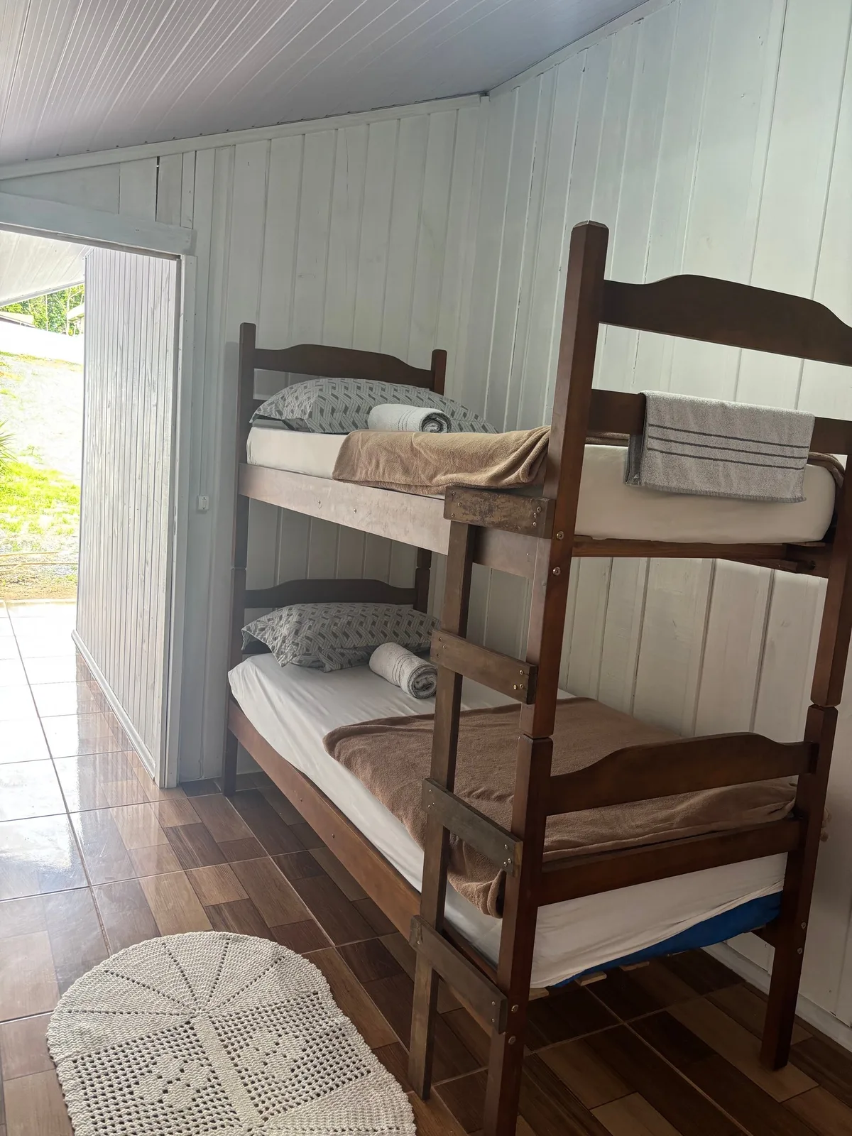 Suítes Privadas - Casa de madeira Azul — 5