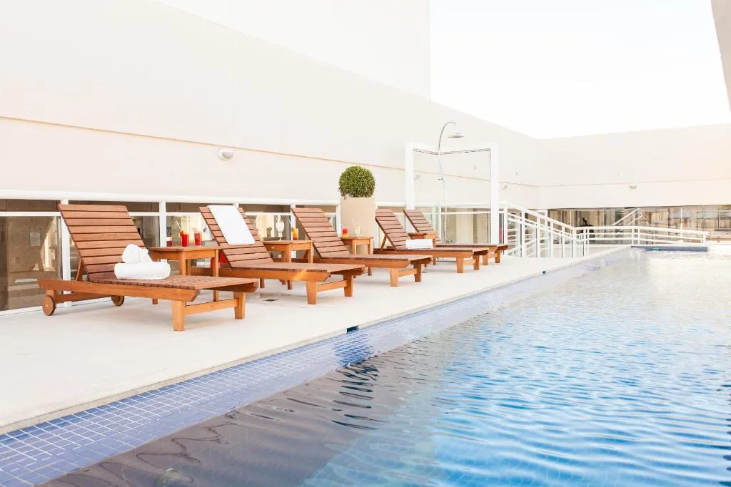 Ramada Hotel & Suites Campos Pelinca — 4