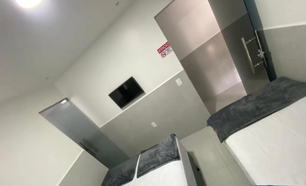 Suíte com banheiro privativo em Pousada recém construída,a 500mts do pátio do forró — 4