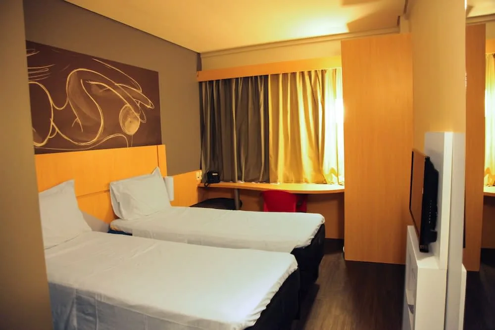 ibis Cascavel — 2