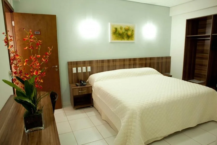 Serras Hotel — 2