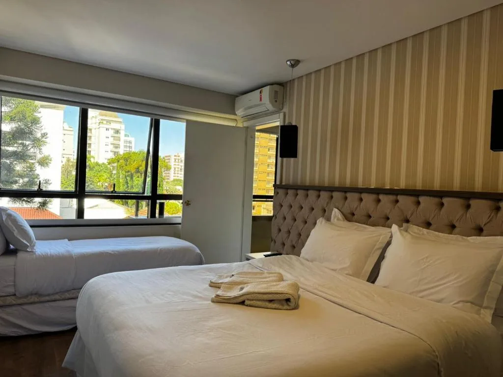 Apto Batel dentro do Hotel com Vaga e Piscina