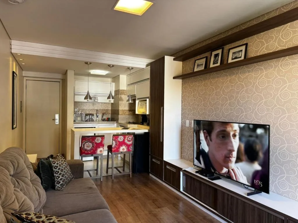 Apto Batel dentro do Hotel com Vaga e Piscina — 2