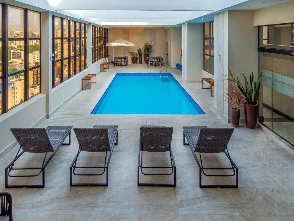Apto Batel dentro do Hotel com Vaga e Piscina — 5
