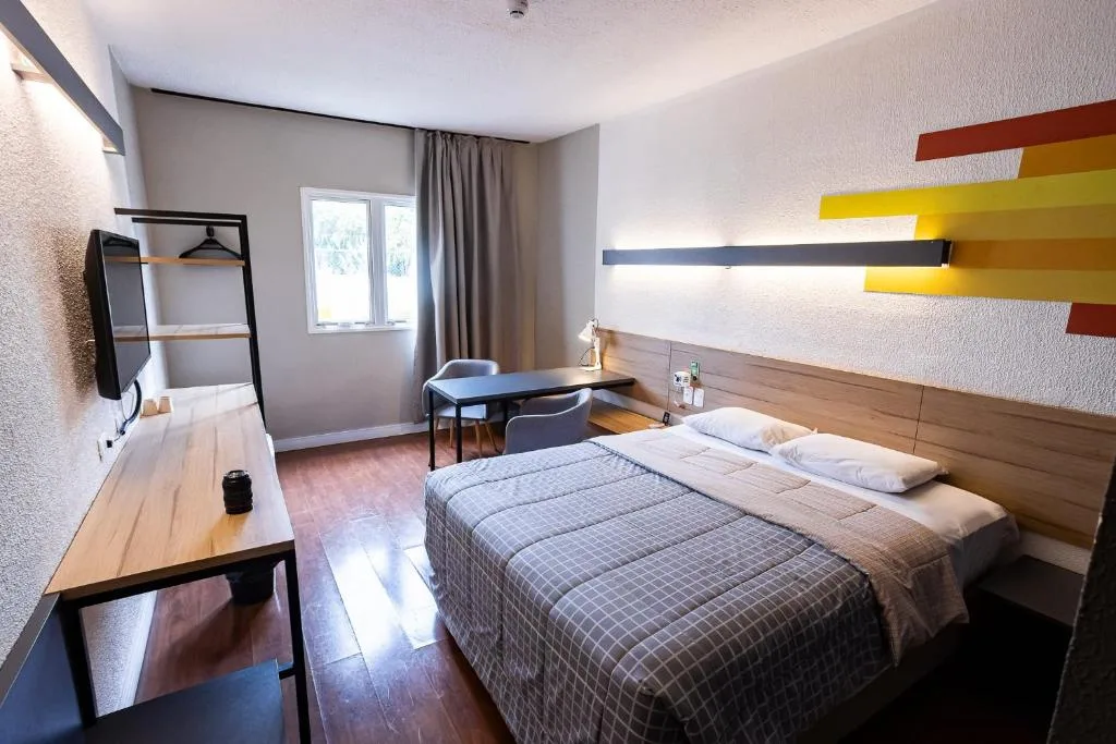 Hotel 10 Curitiba — 2