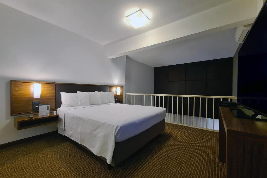 Hotel Deville Curitiba — 2