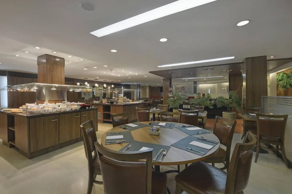 Hotel Deville Curitiba — 4